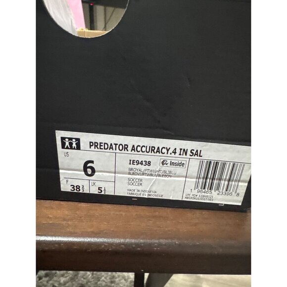 Adidas Unisex Predator Accuracy.4 in Sala Junior Indoor Soccer Shoe NWT 6 US - Picture 5 of 9